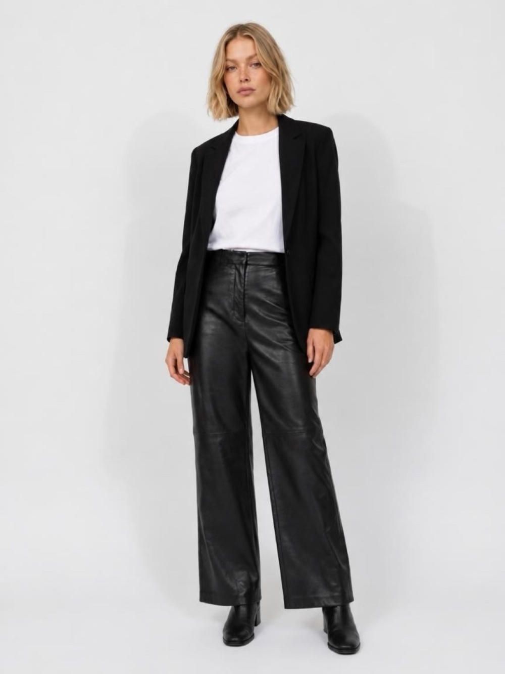 Vintage Danier Genuine Leather Pants Black Straight Leg Mid Rise Size 8 / Medium
